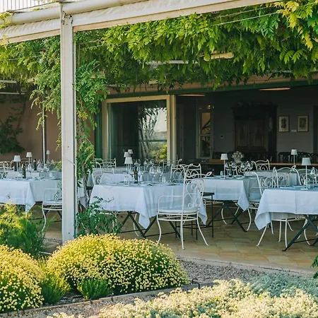 La Foresteria Planeta Wine & Club 4*