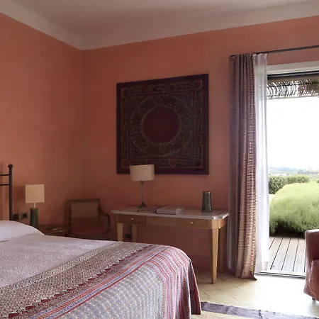 אתר נופש La Foresteria Planeta Wine & Club מנפי