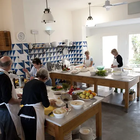 La Foresteria Planeta Wine & Club אתר נופש מנפי