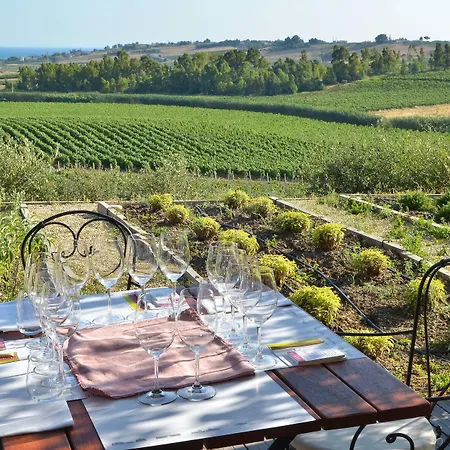 La Foresteria Planeta Wine & Club אתר נופש