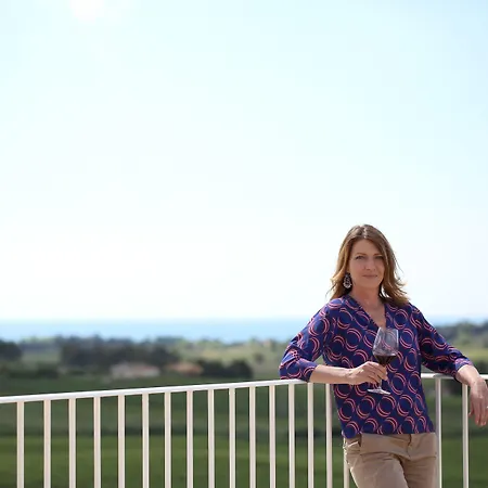 La Foresteria Planeta Wine & Club מנפי