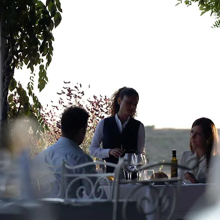 אתר נופש La Foresteria Planeta Wine & Club