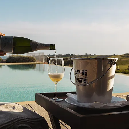 La Foresteria Planeta Wine & Club 4* מנפי