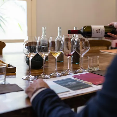 La Foresteria Planeta Wine & Club מנפי