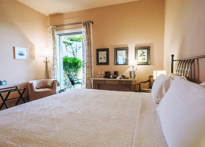 Resort La Foresteria Planeta Wine & Club